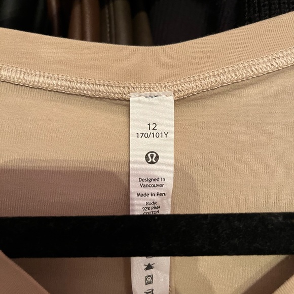 lululemon top - Picture 2 of 2